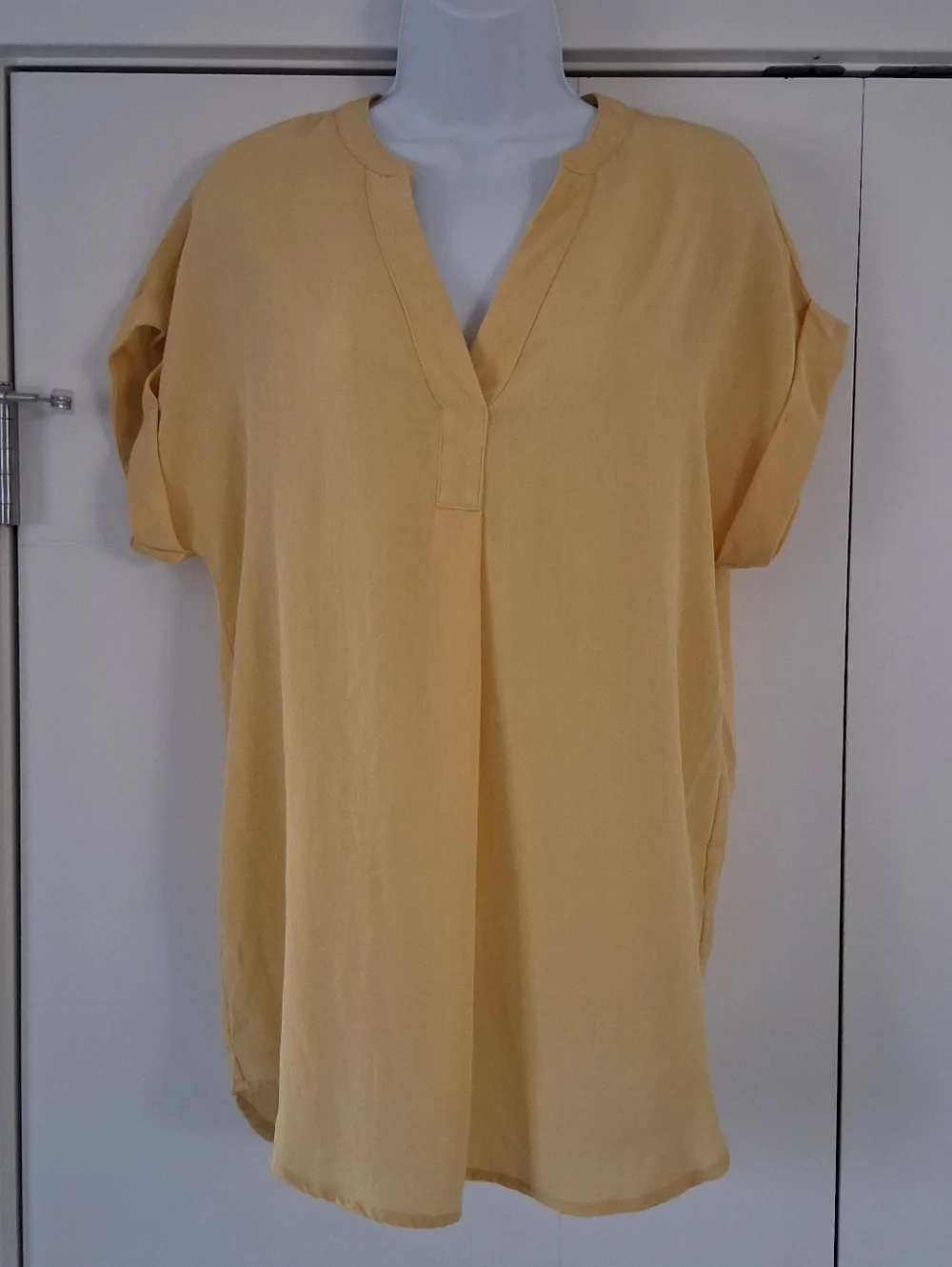 RACHEL Rachel Roy/ Light Yellow Rayon Blend/ Capped Sleeve Top/ Size US M - Picture 2 of 10